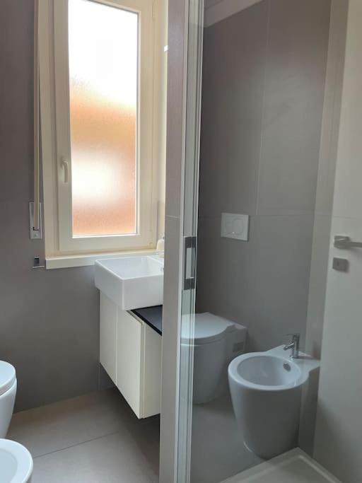 Suite De Rolandis Cin Itoo5Oo5C22Cdbezny Asti Exterior photo